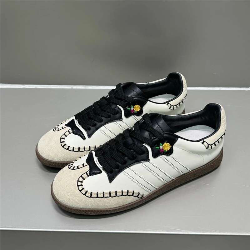 Genuine Leather Embroidery Runway Sport Shoes Flat Heel All Match Casual Trainers Women Designer Mixed Color Sneakers Ins