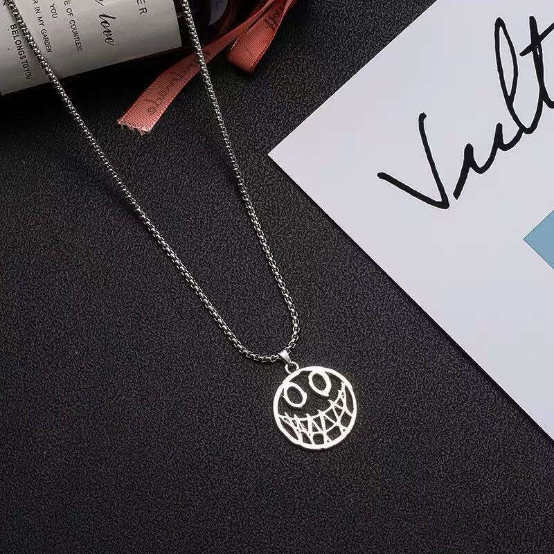 Korean version of devil smig face hip-hop necklace trampoe versatile couple sweater chain women's simple student pendant accessories trendy men
