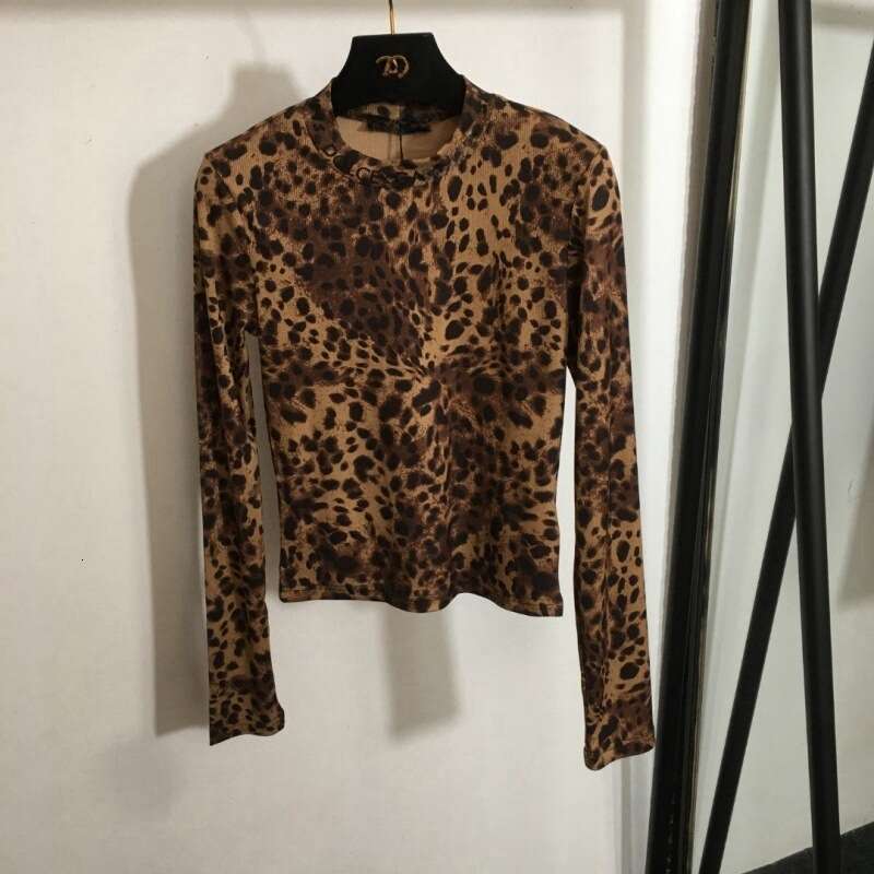 25 New Leopard Print Nanyou Fashionable And Trendy Printed Letters Slim Fit Versatile Round Neck Long Sleeved Base Shirt Top