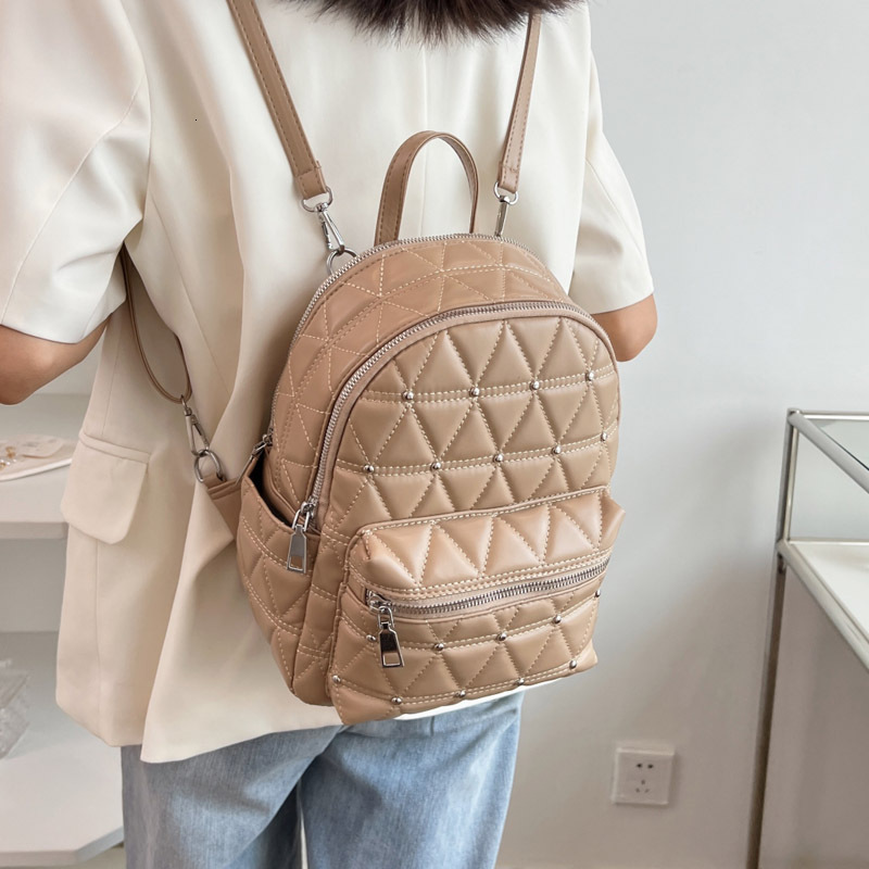 High Quality Lingge 2025 Spring/summer Women s Large Capacity Backpack New Simple High End Designer Fashion Multi Functional Backpack Outdoor Leisure 
