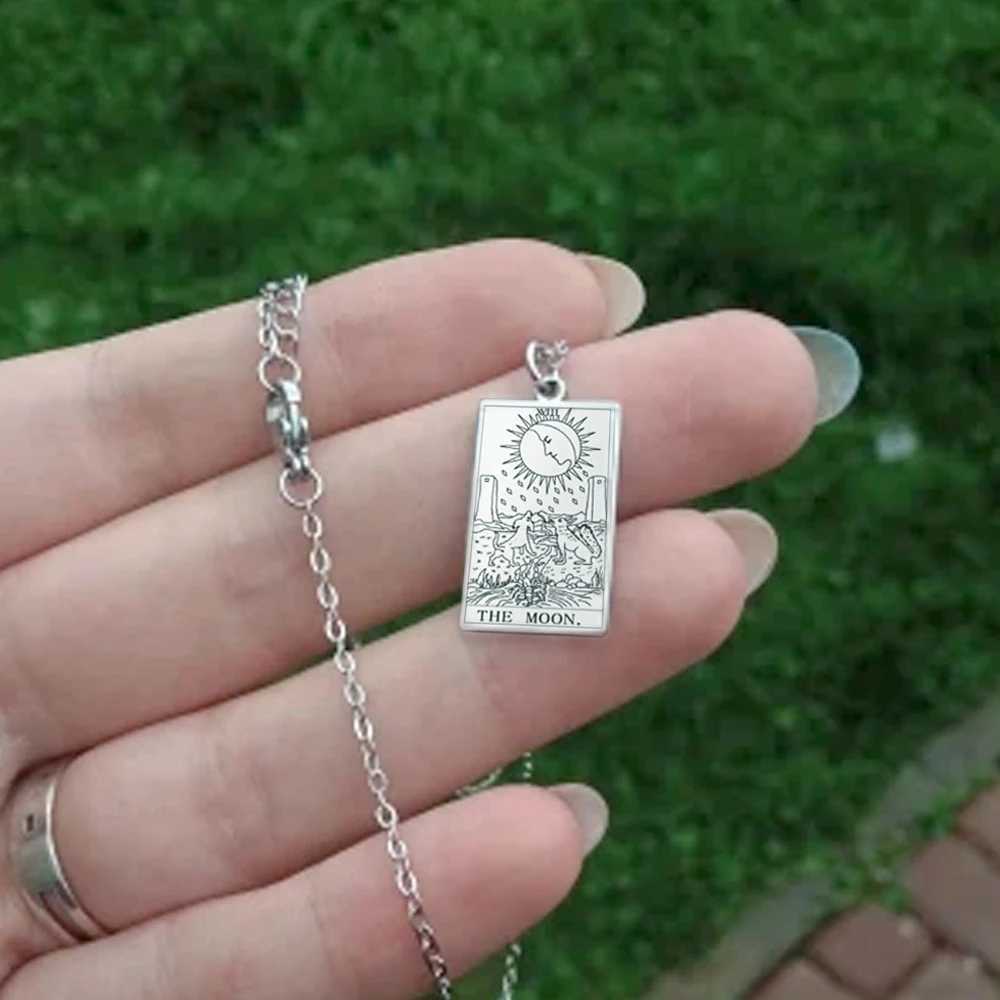 Dawapara Tarot Card Necklace Womens Stainless Steel Necklace Wealth Talisman Classic Tarot Card Mystery Divination Charm Jewelry W250318