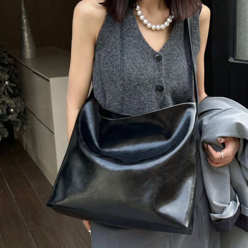 New Fashion Minimalism Women Messenger Bags Crossbody Handbag Large Capacity Satchel Roomy Daily Tote Black