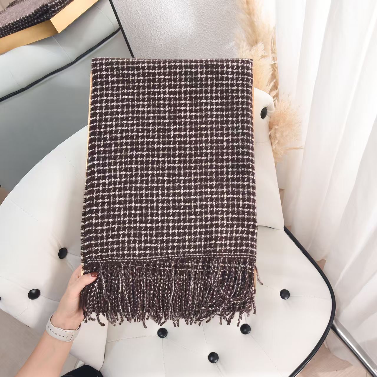 K162 Imitation cashmere scarf for women, high-grade plaid scarf, Korean style, fashionable temperament, autumn and winter, thick and warm outer shawl