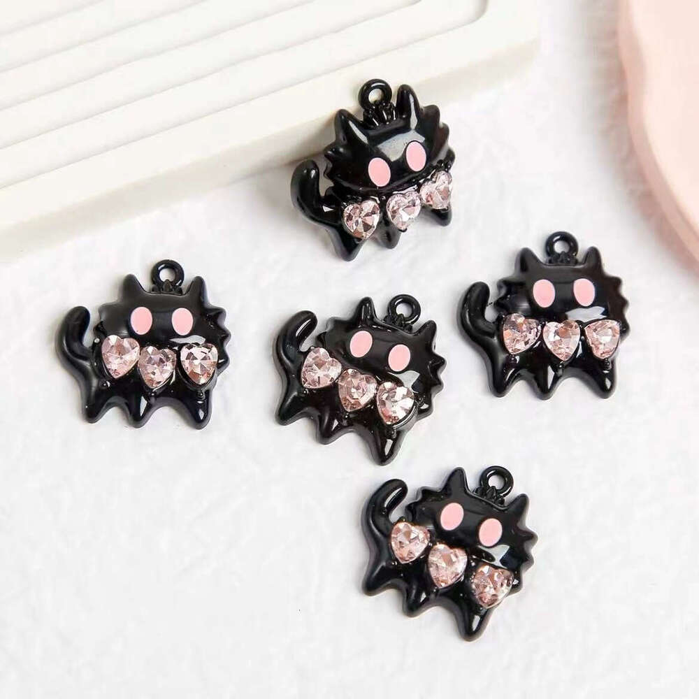 2024 New Black Funny Cat Love Stone Pendant Accessories with Cartoon Material and Niche Design