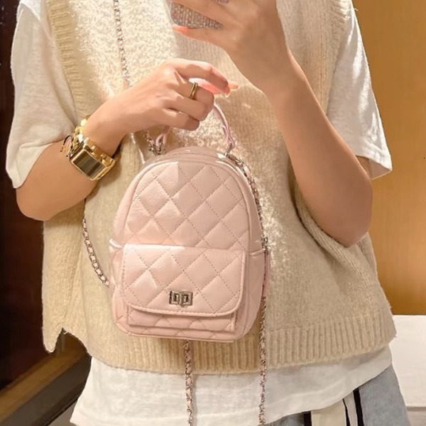 2025 New Fashion Designer Handbag Multifunctional Women s High end Light Backpack Niche Dia Chain Outdoor Leisure Storage Bag