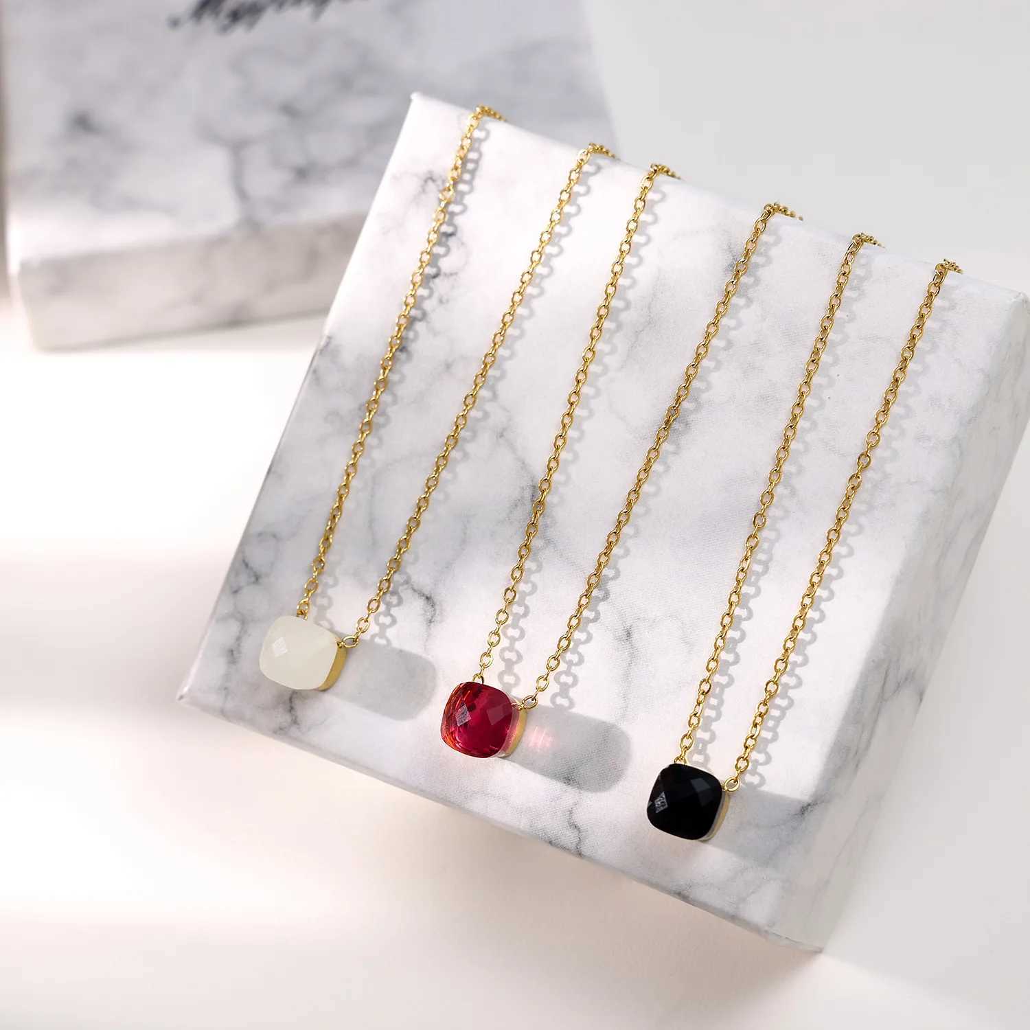 Carlidana Tar Free Waterproof Minimum Value Jewelry Pendant Colored Crystal Necklace Womens Stainless Steel Necklace Chain W250318