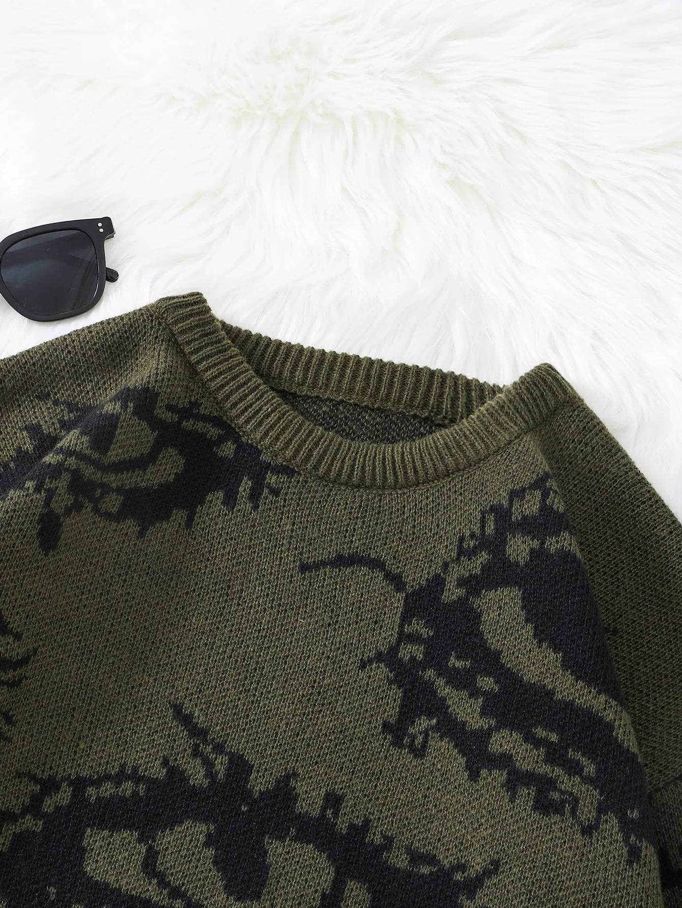 Autumn and Winter Abstract Eye Jacquard Pattern Pullover Sweater Casual Round Neck Knitted Mens Pullover 250318