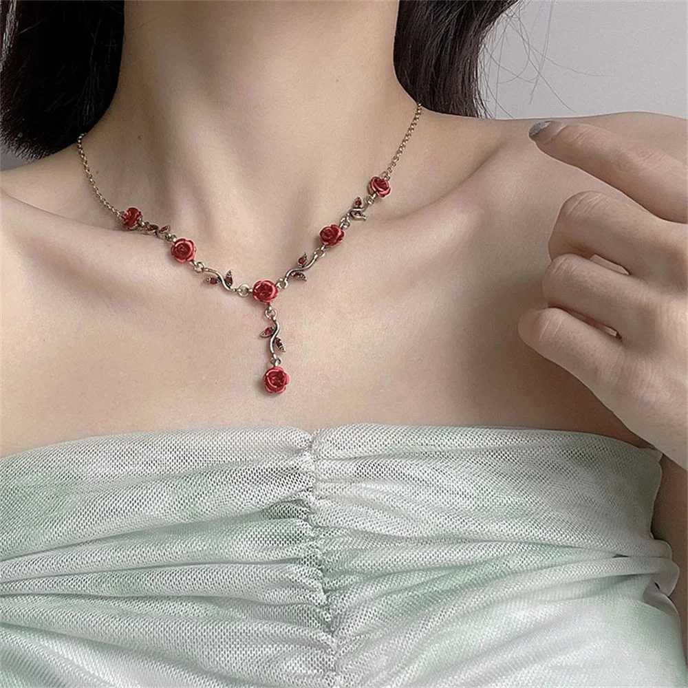 Vintage French Bronze Y2K Necklace Gothic Red Rose Necklace Acrylic Flower Pendant Elegant Jewelry Wholesale W250318