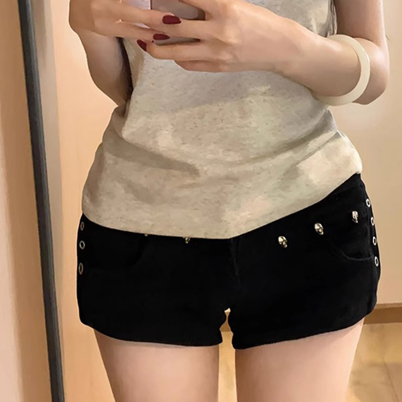 American Style Spicy Girl With Black Rivets Low Waist Denim Shorts Women's Summer Millennial Y2k Tight Fitting Hip Hugging A-line Hot Pants Trend
