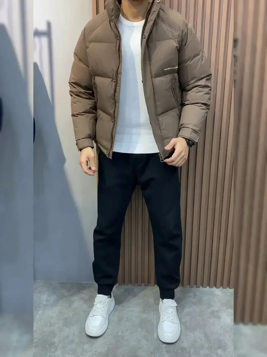 Winter white duck down jacket mens Korean version fashionable solid color casual stand collar short thick warm 250109Z