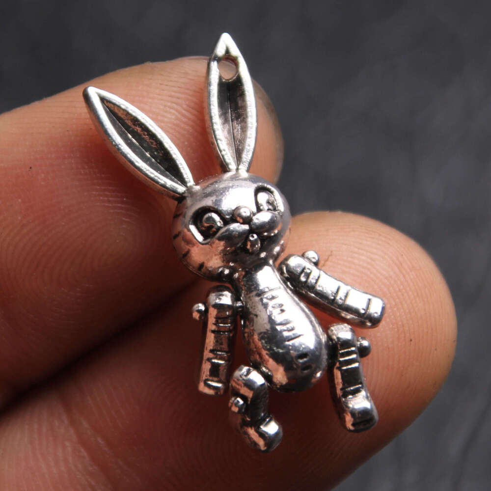 Korean Dongdaemun ins rabbit necklace collarbone chain women's antique sier bunny pendant alloy accessories