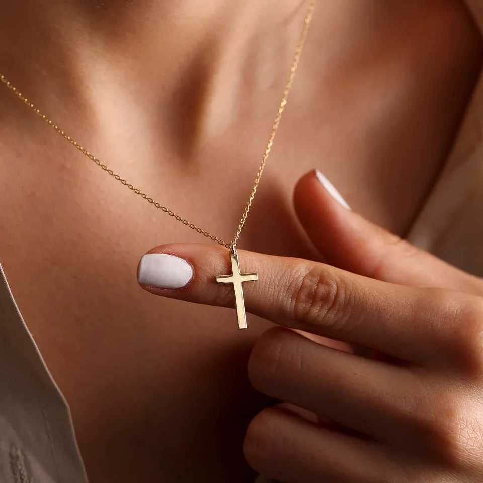 Fashionable stainless steel cross gold silver necklace suitable for women exquisite necklace jewelry birthday gift W250318