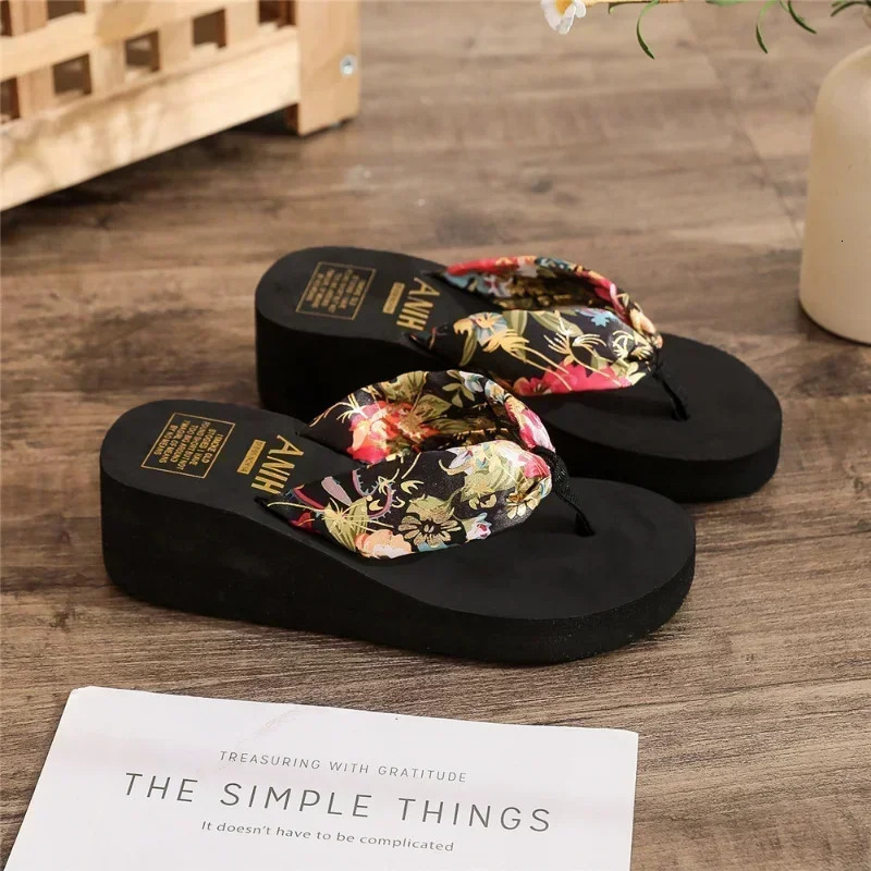 2025 Fashion Women Flip Flops Summer Beach Platform Slippers Casual Outside Wedges Sandals Summer Women Shoes 250318