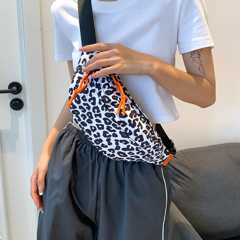 Animal Care Nylon Cross Body Bag Womens Big Fanny Waist Bag Simple Travel Phone Wallet Fabric Waist Bag Banana Waist Bag 250317