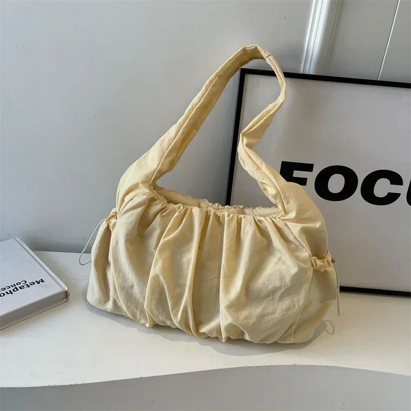 Spring Solid Color Casual Large Capacity Shoulder Bag Lightweight Pleated Bag Womens Soft and Elegant Versatile Commuting Bag R250318