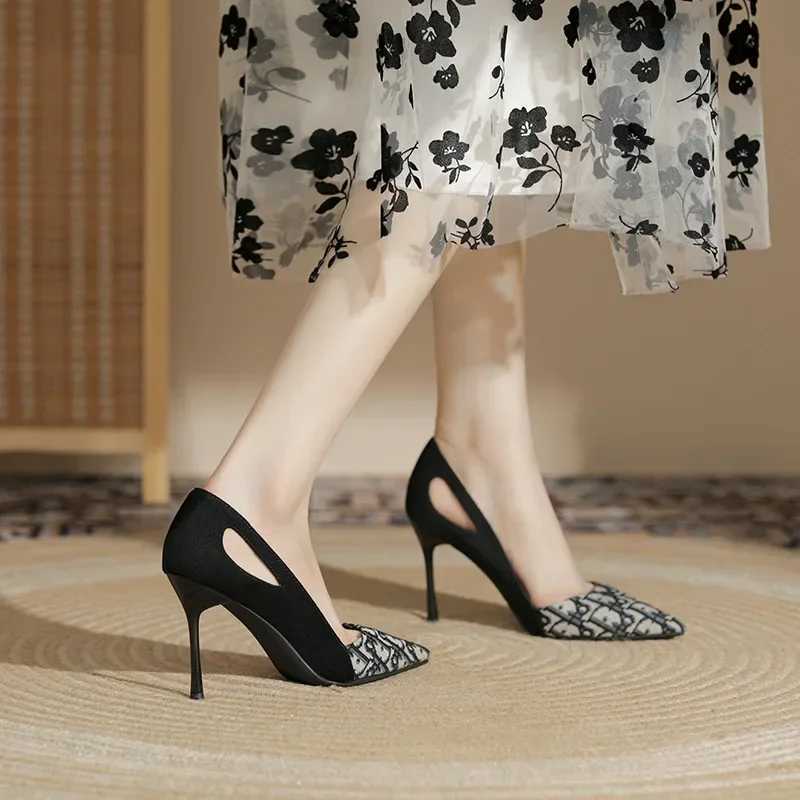 Embroidered Ladies Sandals Fashion Pointed Heeled 2024 New Luxury Heeled High Heeled Wens Shoes Z250317