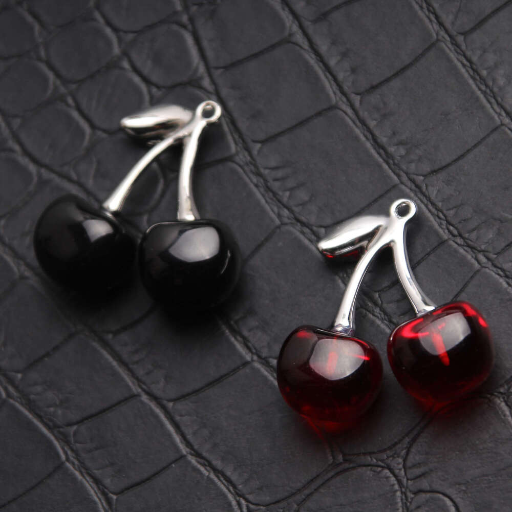 Black cherry female trendy internet celebrity collarbone chain, ins cool style necklace, hip-hop decoration accessory, titanium steel chain