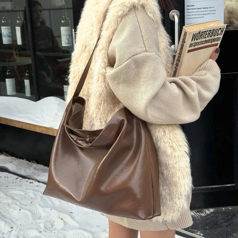 New Fashion Minimalism Women Messenger Bags Crossbody Handbag Large Capacity Satchel Roomy Daily Tote Black