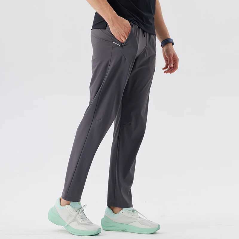 Summer mens jogging pants gym fitness training running pants elastic and fast drying sports pants W250318