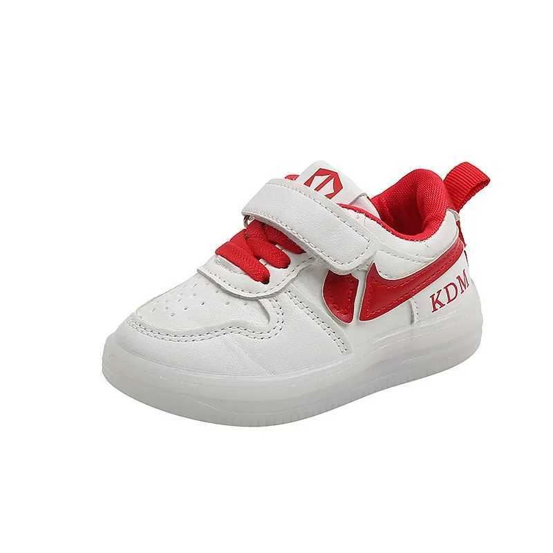 Boys sports board shoes LED childrens shoes girls casual white shoes soft soled non slip shoes and shiny shoes W250318