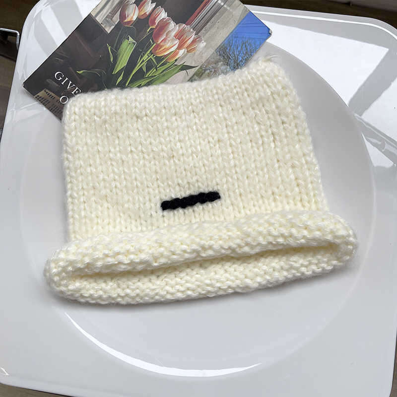 Korean version of new cute cat ear knitted wool for children's autumn and winter fashion, thickened warm hood, cold hat