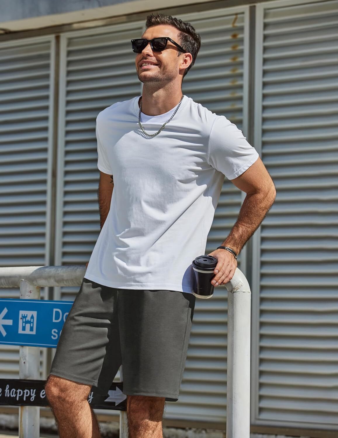 Men Casual Shorts Elastic Waist Drawstring Shorts Stretch Summer Beach Shorts with Pockets Fashionable solid color