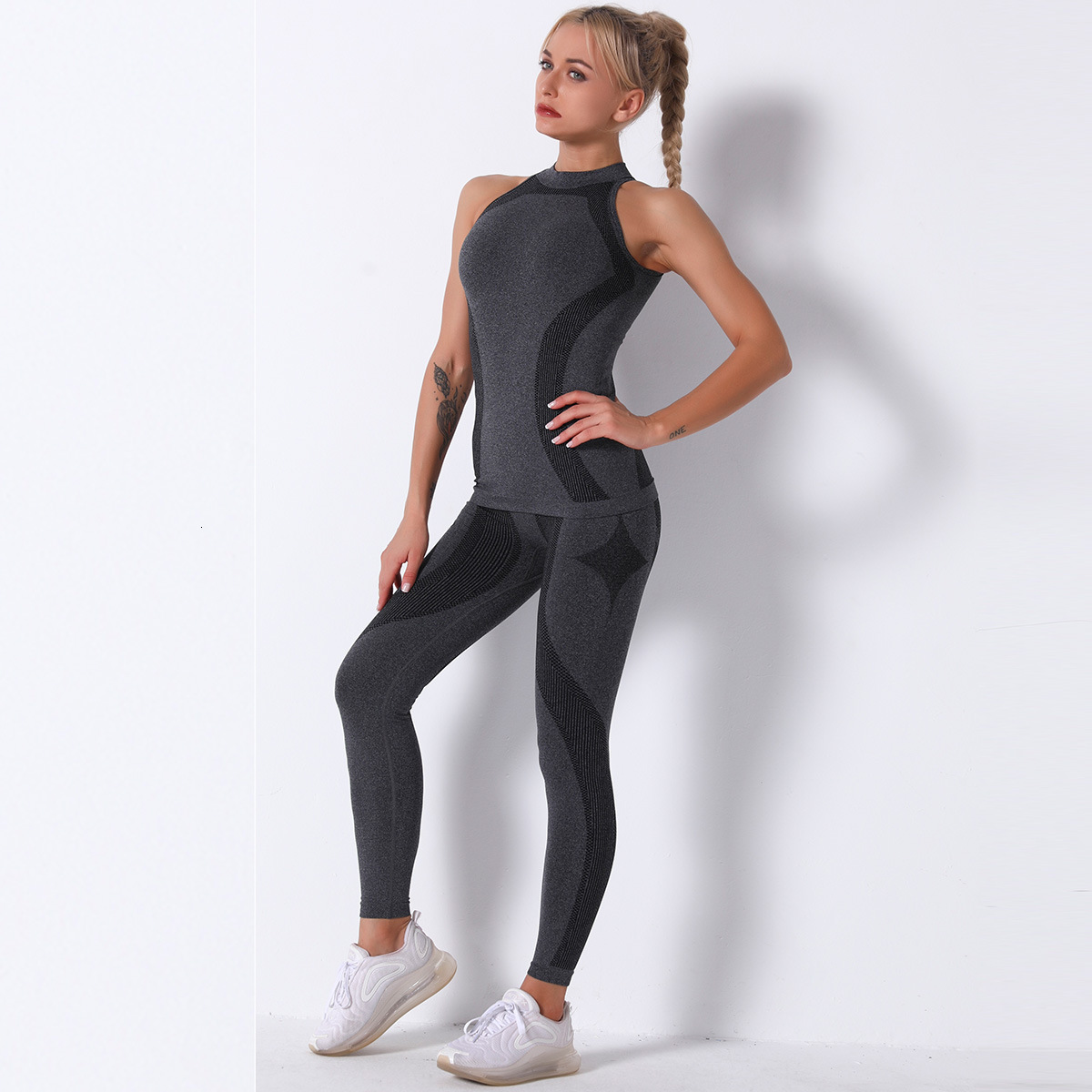tracksuit Internet famous seamless knitted striped moisture wicking long sleeved yoga set, sports running and fitness pants leggings