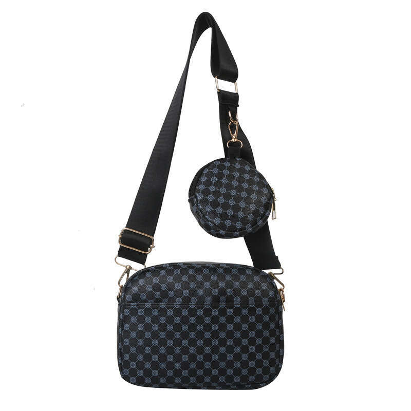 2023 Summer New Casual Shoulder Women, Simple Crossbody Bag, Personalized and Fashionable Small Square Bag for Women