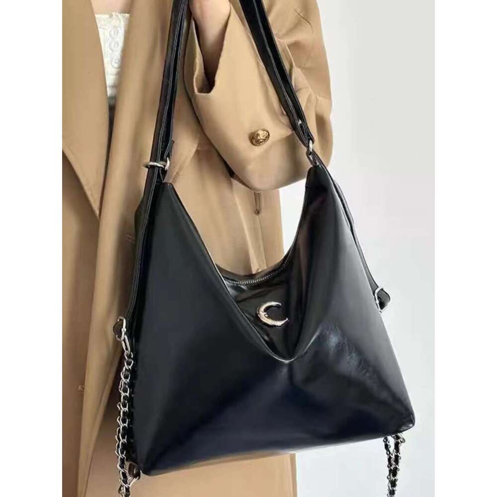 Capacity Commuter Large Soft Leather Multi-Purpose Bag College Style Hundred Chain Shoulder Black Handbag