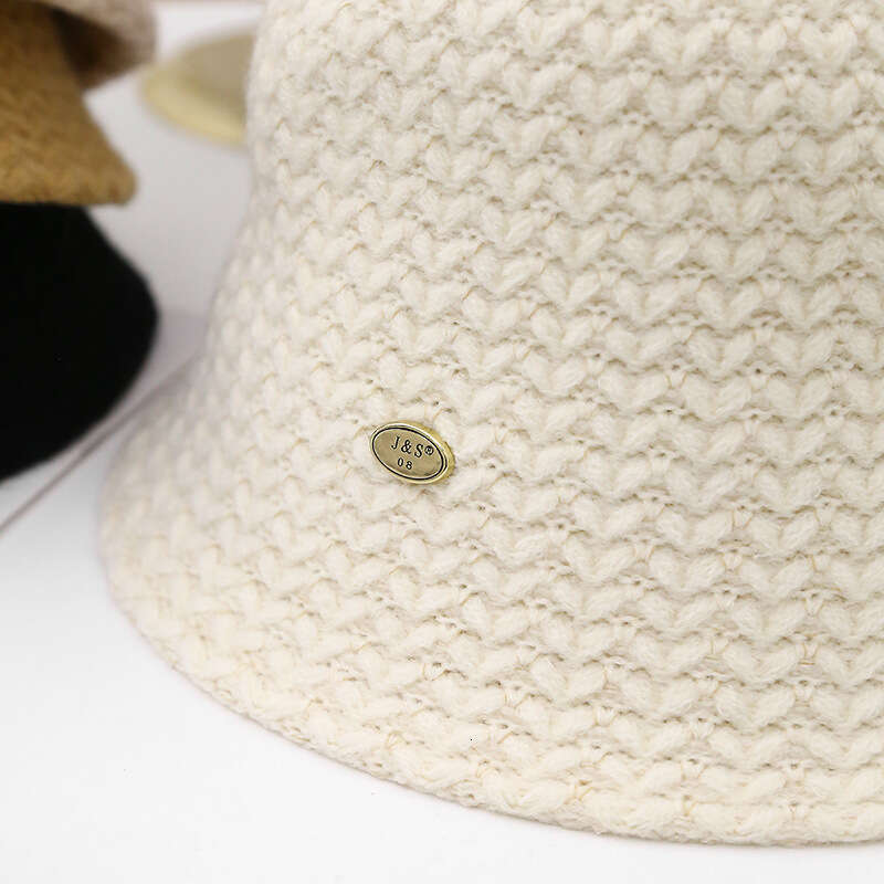 2024 New Dome Ins Leisure Fashion Letter Knitted Basin Sunshade Display Face Small Bucket Hat