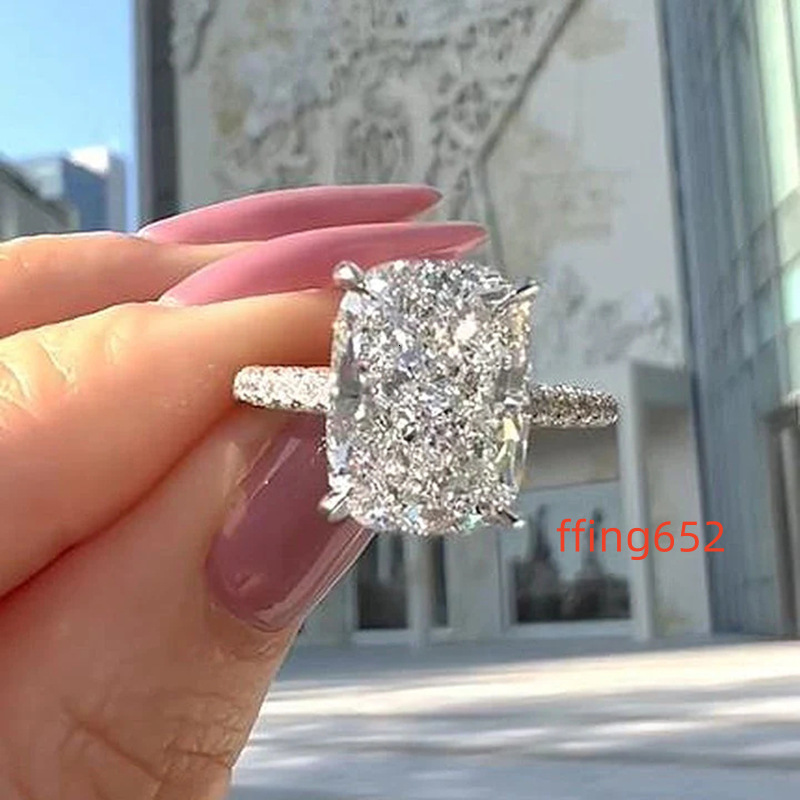 2024 Popular Gorgeous Ring For Women Sparkling Luxury Jewelry 925 Sterling Silver Lagre Cushion Shape 5A Zircon CZ Diamond Elegant Party Female Weddin