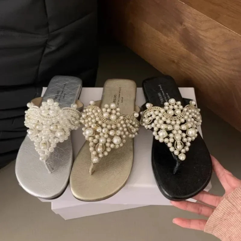 Flat Slippers Womens Summer Pearl Versatile Soft Soled Ethnic Style Clip-toe Sandals with Low Heels 250318