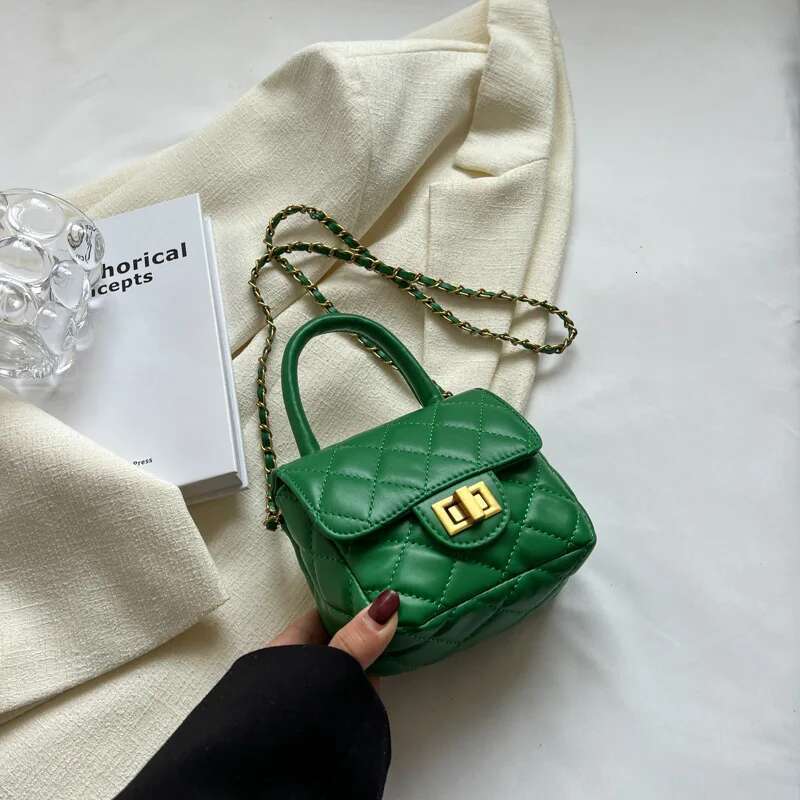 Fashion Mini 2025 Bag for Women, Versatile Crossbody, Red Envelope, High Grade, Dia Grid Chain, Single Shoulder Small Square Women, Crossbody, Envelop