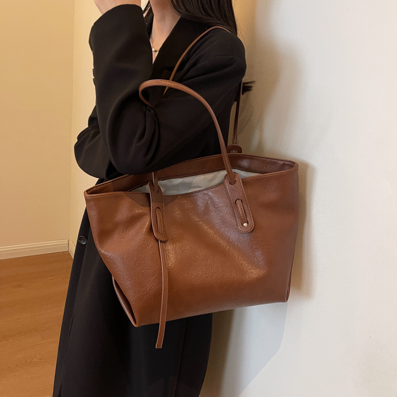 High End And Large Capacity For Women fashion New Stylish Shoulder Commuting Bag, Fashionable Tote Bag Fashion Shoulder Bags