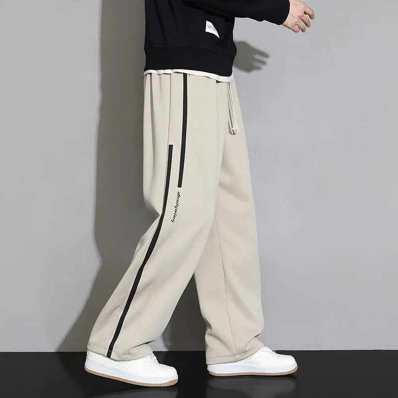2024 New Sportswear Mens Pocket Jogger Wide Leg Jogging Pants Neutral Breathable Loose Outdoor Sportswear Fashion Design Jogging Pants W250318