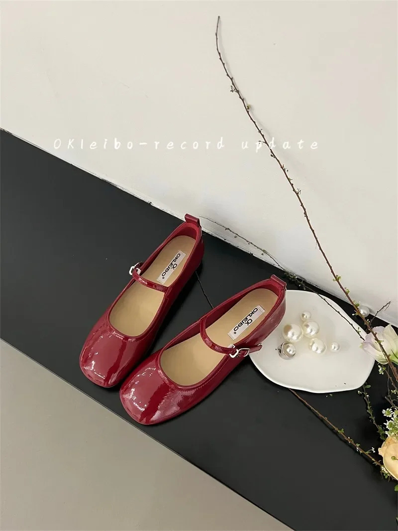 Flat Bottom Mary Jane Womens Shoes French Retro One Line Buckle Red Womens Patent Leather Ballet Shoes Trend Size 33-44 250318