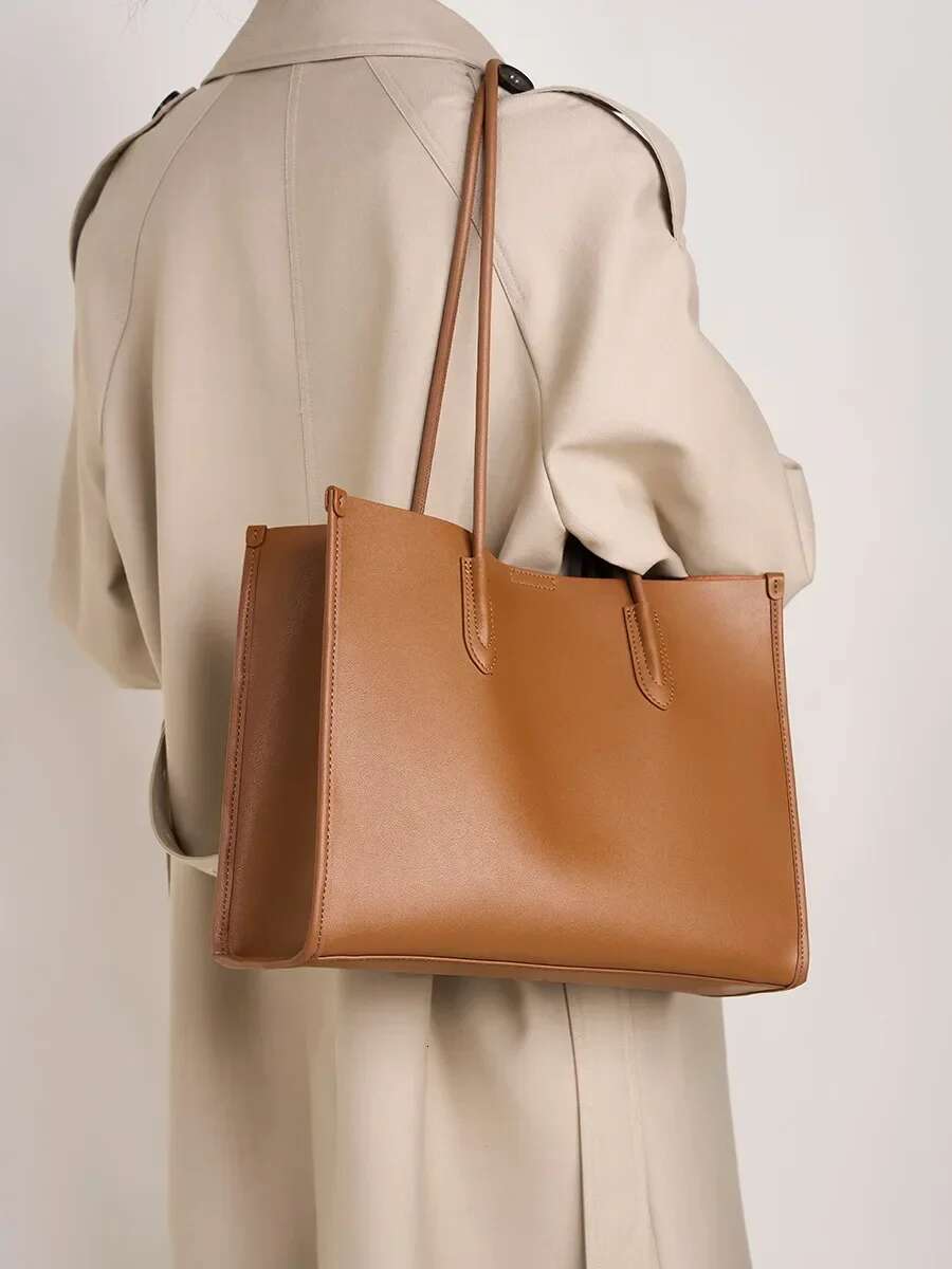 2023 Autumn New Genuine Leather Large Shoulder Bags Commute Handbags Simple Casual Totes Shopping Travel Bag Brown Black