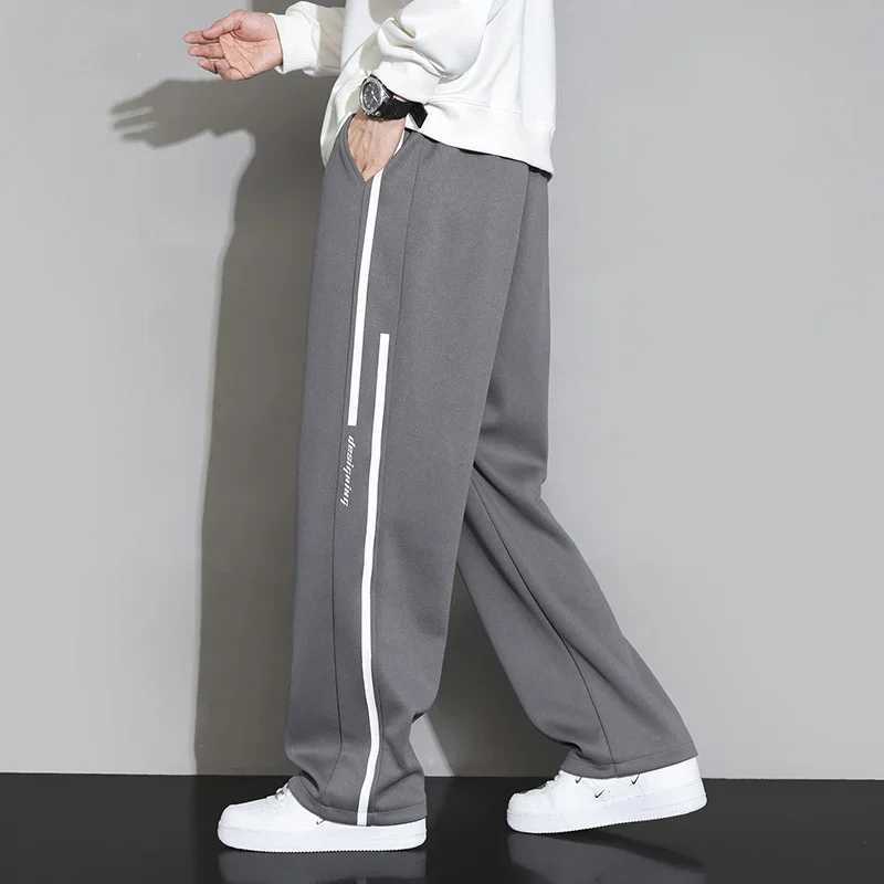 2024 New Sportswear Mens Pocket Jogger Wide Leg Jogging Pants Neutral Breathable Loose Outdoor Sportswear Fashion Design Jogging Pants W250318
