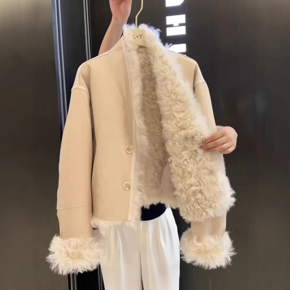 2024 winter new lazy style integrated environmentally friendly coat for women with short lamb hair and fur jacket