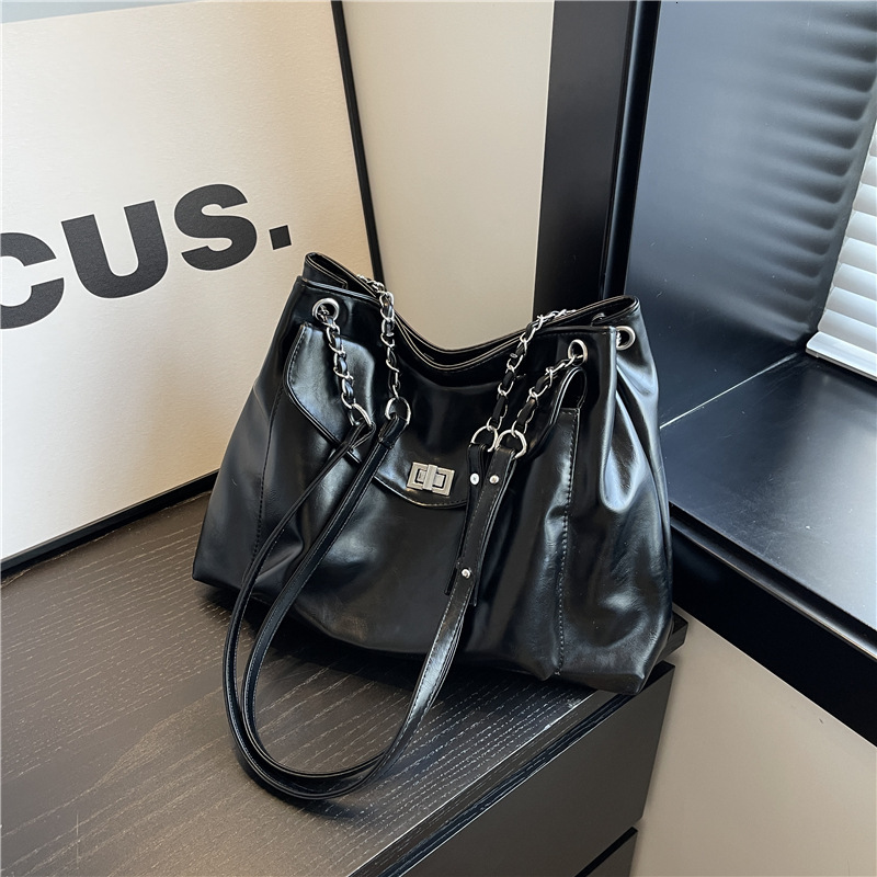 2025 Fashion Designer Women s Handbag High Quality Bright Leather Storage Bag New Large Capacity Trendy Underarm Tote Bag Simple Solid Color Shoulder 