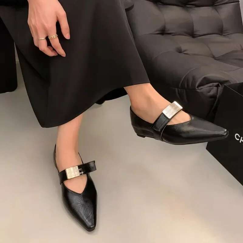 Retro Fashion New Trendy urious Pointed Toe Casual Shoes Elegant Solid Color Women's Party High Heels Low Boots
