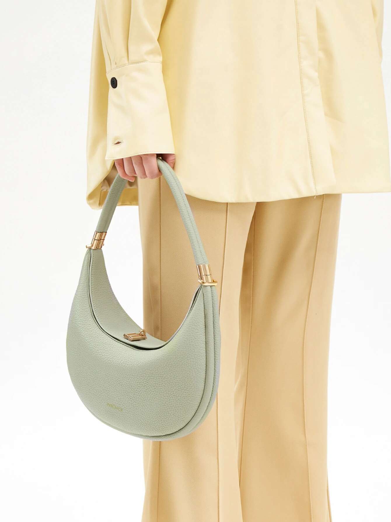 Fashionable, simple and versatile bag, one-shoulder solid color temperament, French cross-body crescent bag for youth