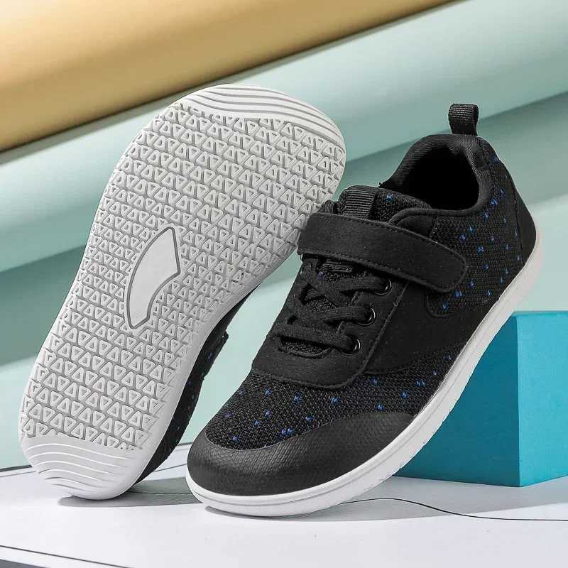 Little boys wide barefoot shoes boys and girls mini sports shoes lightweight non slip natural childrens walking shoes W250318