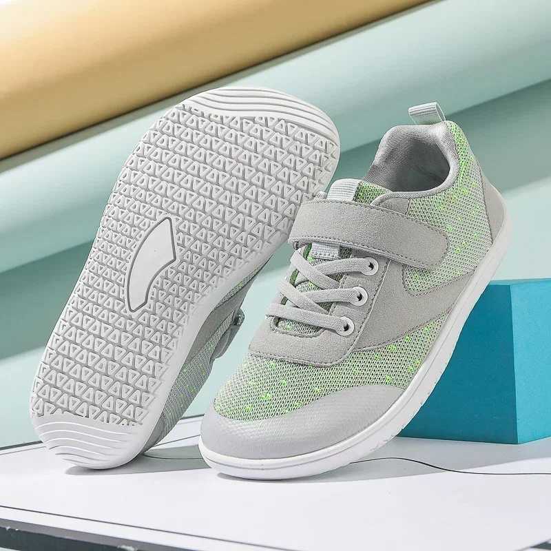 Little boys wide barefoot shoes boys and girls mini sports shoes lightweight non slip natural childrens walking shoes W250318