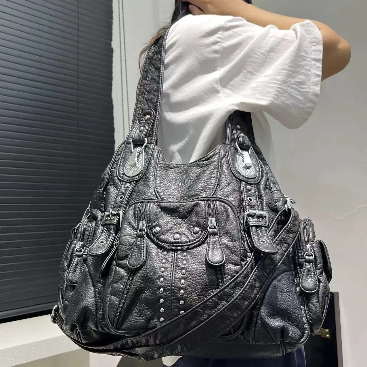 Women's Fashion Y2k Washed Distressed Hot Girl Motorcycle Large Capacity Rivet Shoulder Messenger Bag