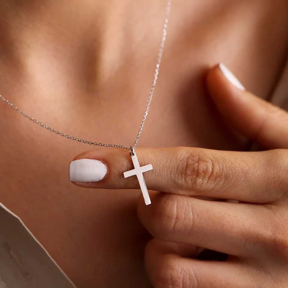 Fashionable stainless steel cross gold silver necklace suitable for women exquisite necklace jewelry birthday gift W250318