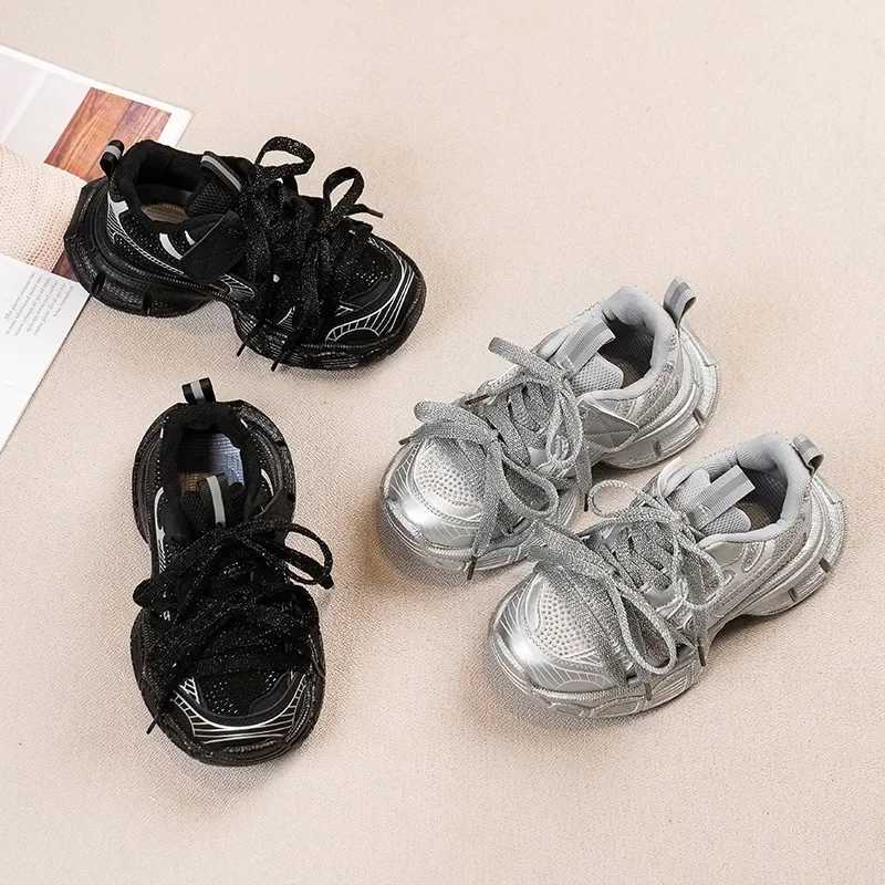 Childrens Spring/Summer 2024 New Sle Korean Edition Breathable Mesh Sneakers for Boys and Girls Casual Running Shoes W250318