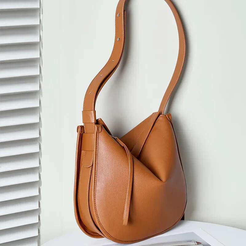 2023 New High Quality Saddle Genuine Leather Female Large Shoulder Bags Simple Crossbody Bag Women Commute Handbags