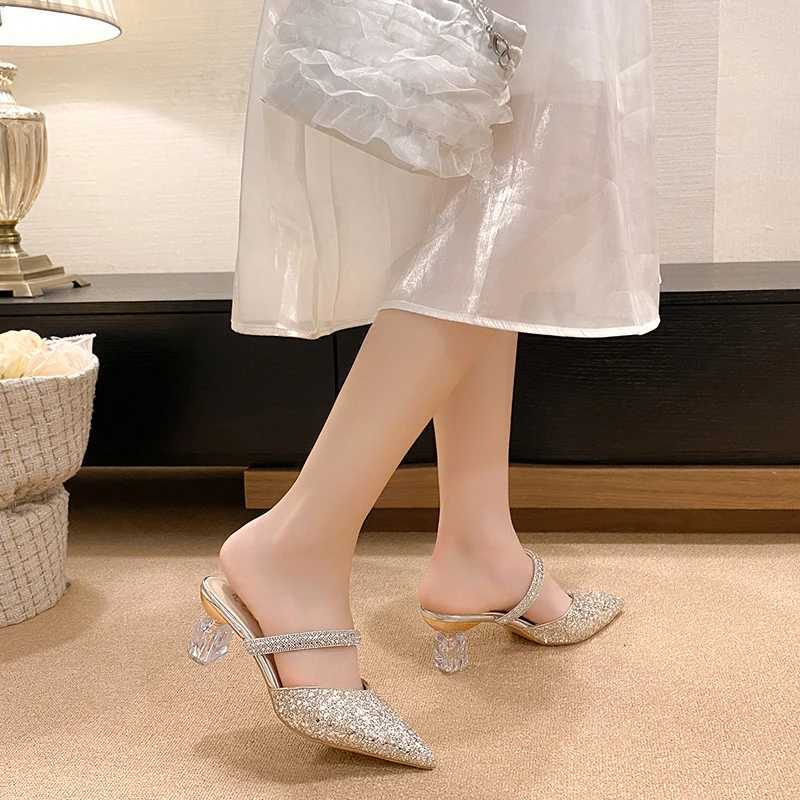Wens Fi toe sandals are a new summer trend with shallow cut sequin fabric and high heels Y250317