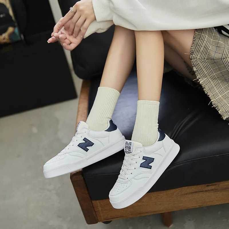 2025 Mens Board Shoes Wens Spring Autumn Winter White Shoes New Sports Low Top Versatile Couple Casual Shoes Y250318
